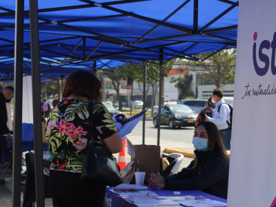 Feria Laboral convocó a sanantoninas y sanantoninos en el frontis de la Municipalidad