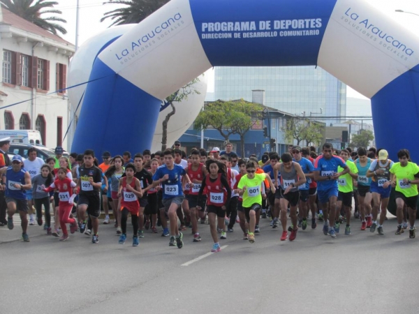 Municipalidad conmemoró las Glorias Navales con corrida deportiva