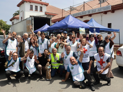 Importante aporte de la parroquia refuerza el Centro de Acopio Municipal de San Antonio para enviar ayuda al sur