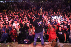 Tres mil personas convierten la Plaza de Llolleo en una inolvidable fiesta de los a&ntilde;os 80