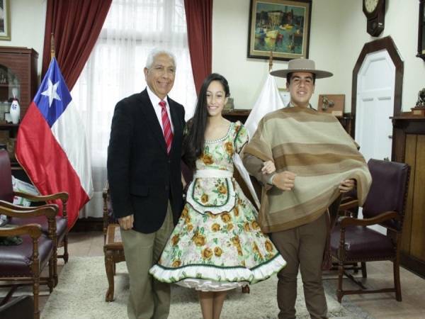 Municipio de San Antonio apoyará a jóvenes campeones de cueca