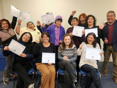 Artesanos de San Antonio reciben certificación tras completar curso de inglés impulsado por el municipio