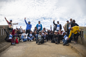 Marcha Saludable: Adultos Mayores de Lo Gallardo Caminan por la Ribera del Maipo