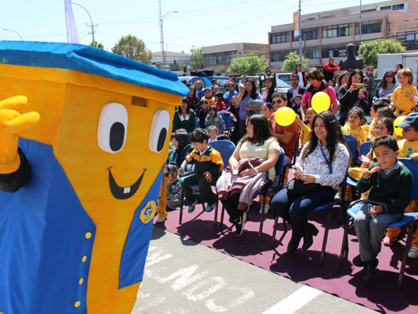 La Municipalidad de San Antonio ya tiene sus corp&oacute;reos promocionales para las  actividades educativas y de difusi&oacute;n ambiental