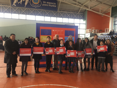 699 estudiantes de San Antonio recibieron un computador con conexi&oacute;n a internet por un a&ntilde;o