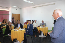 Municipalidad de San Antonio conmemoró el Día del Artesano con desayuno en el Centro Cultural