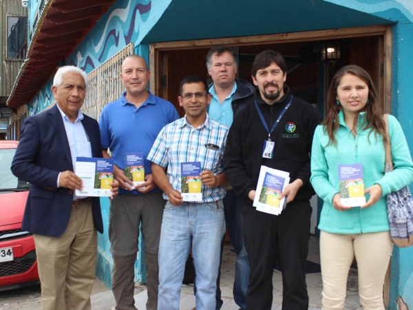 Municipalidad de San Antonio y due&ntilde;os de restaurantes realizar&aacute;n plan de limpieza en sector de la Caleta Pacheco Altamirano