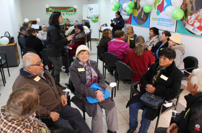 Adultos mayores recibieron a nuevos compa&ntilde;eros en Programa V&iacute;nculos