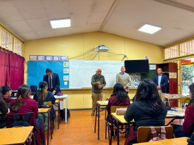 Autoridades compartieron con estudiantes de Escuela Cerro Placilla, jard&iacute;n infantil &ldquo;Barquitos de Papel&rdquo; e Instituto Bicentenario Jos&eacute; Miguel Carrera