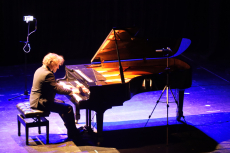 Jos&eacute; Luis Nieto presenta un recital de alto nivel en el Centro Cultural de San Antonio