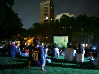 Feria de entretenci&oacute;n gratis en plazoleta de Municipalidad