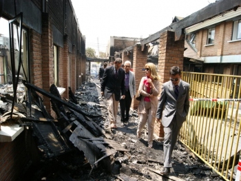 Producto del incendio SEREMI (s) de Educaci&oacute;n visit&oacute; las siniestradas dependencias de la Direcci&oacute;n de Educaci&oacute;n Municipal de San Antonio