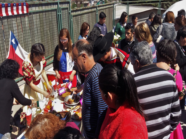 Programa del Municipio sanantonino realiza muestra gastron&oacute;mica en Llolleo