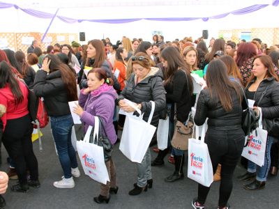 Con &eacute;xito se desarroll&oacute; 1&deg;Feria Laboral de la Mujer